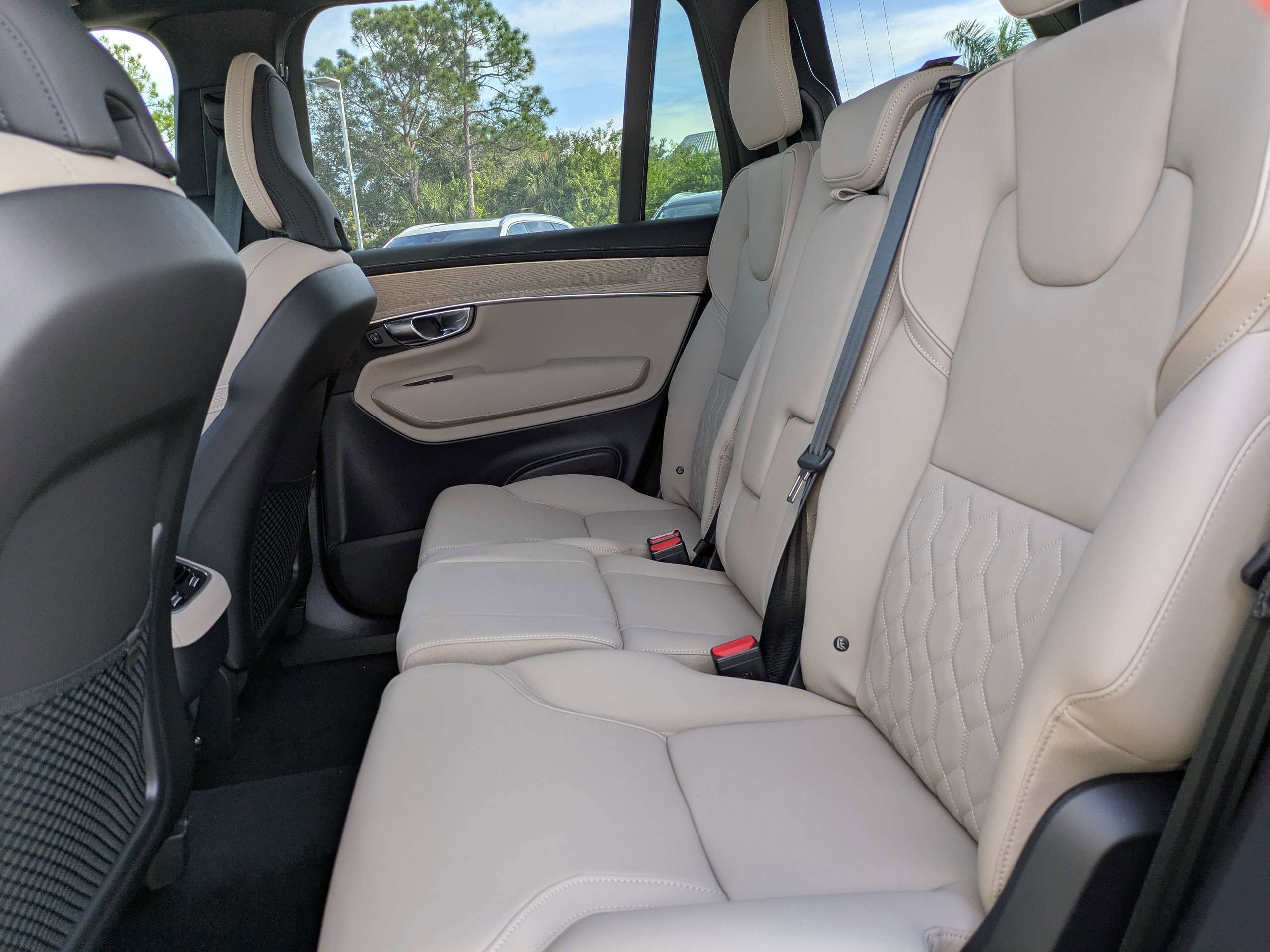 New 2026 Volvo XC90 B6 Plus w/ Protection Package Premier image 15