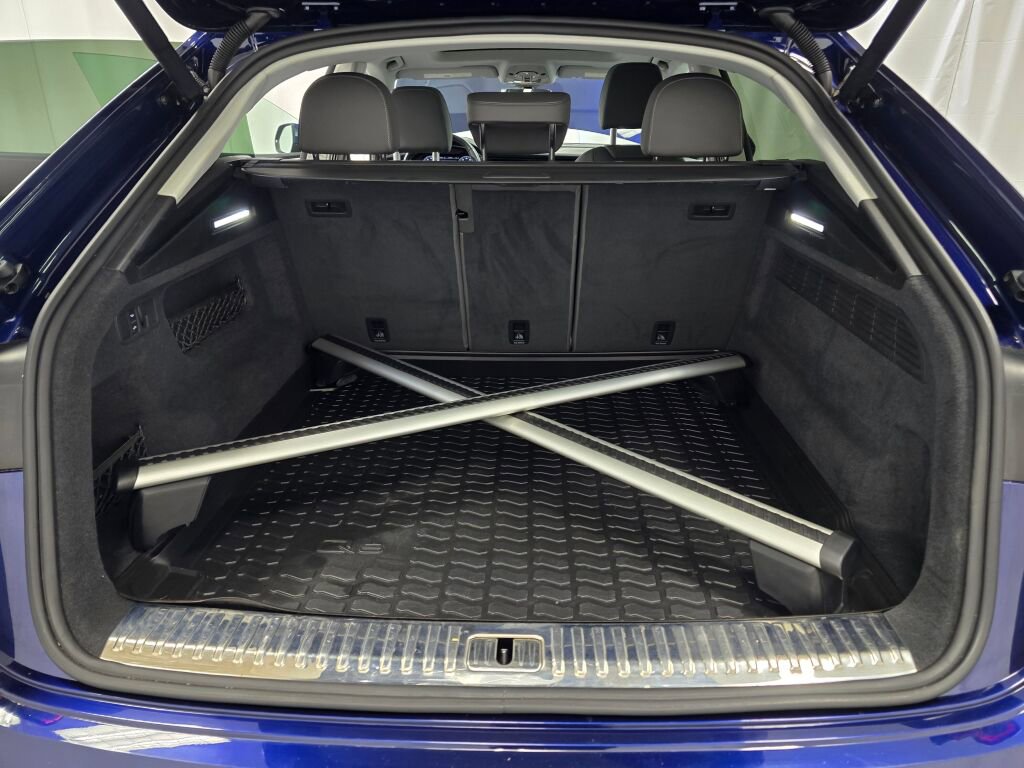 Used 2020 Audi Q8 Prestige image 11