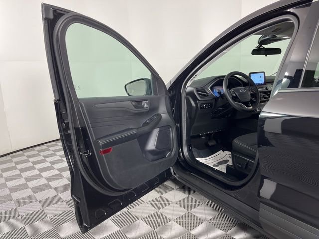 Used 2023 Ford Escape Active image 17