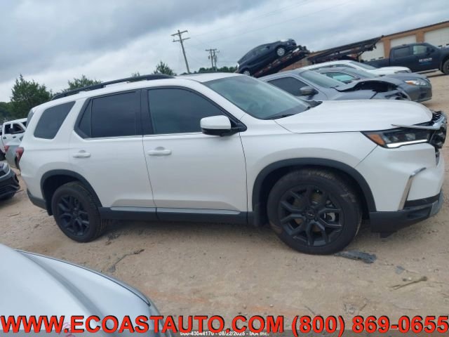 Used 2025 Honda Pilot Touring image 7