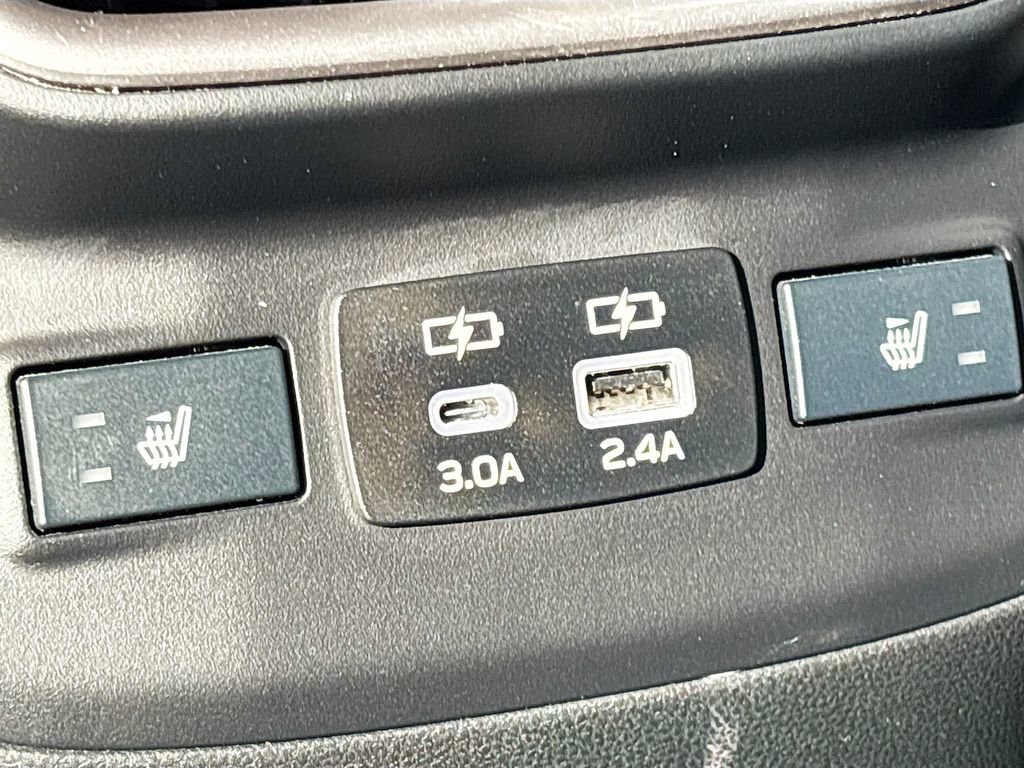 Used 2025 Subaru Legacy Limited image 27