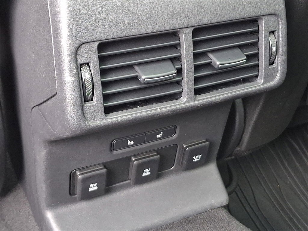 Used 2018 Land Rover Range Rover Velar S image 11