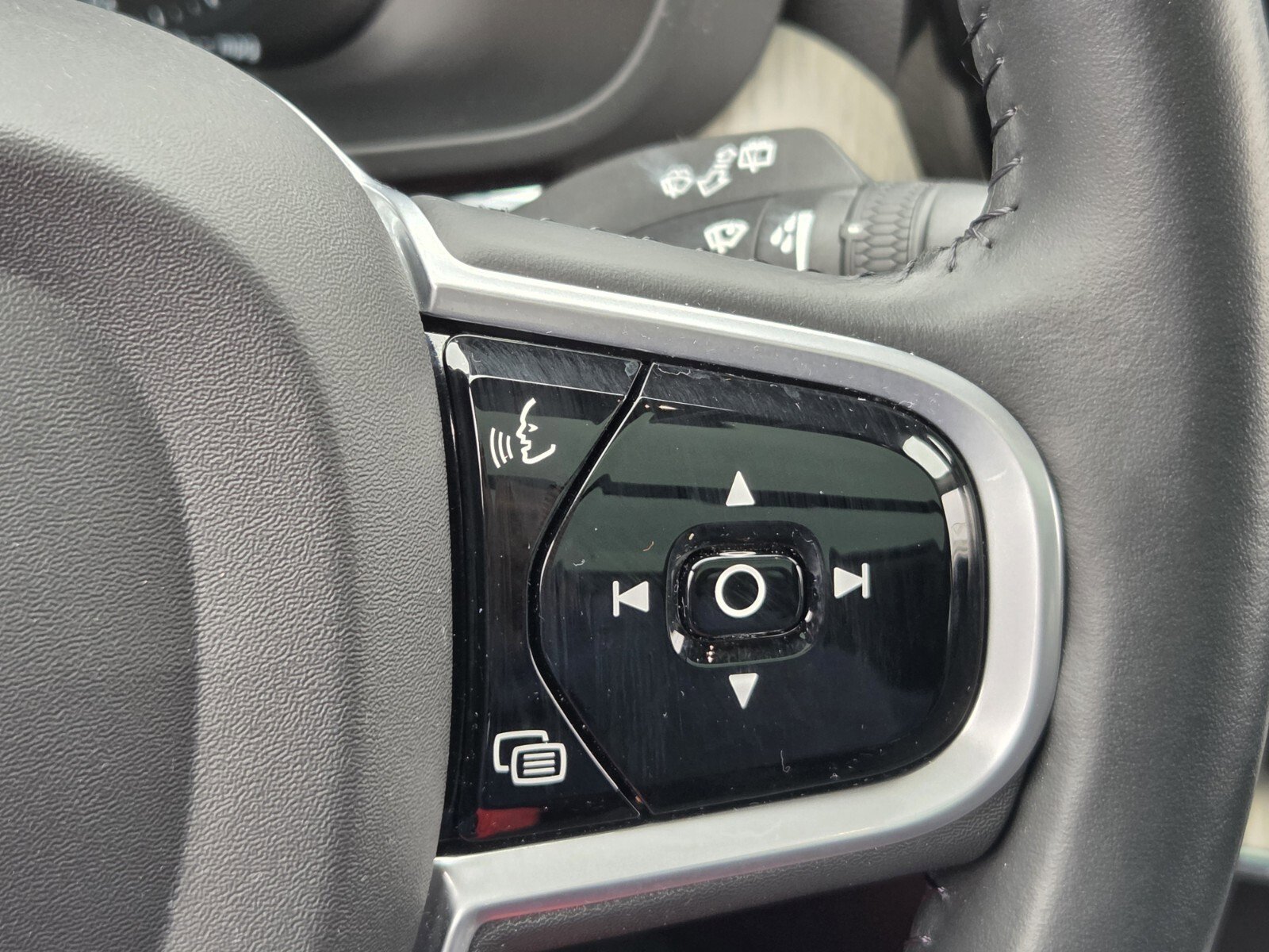 Used 2021 Volvo XC60 T5 Inscription w/ Advanced Package image 26