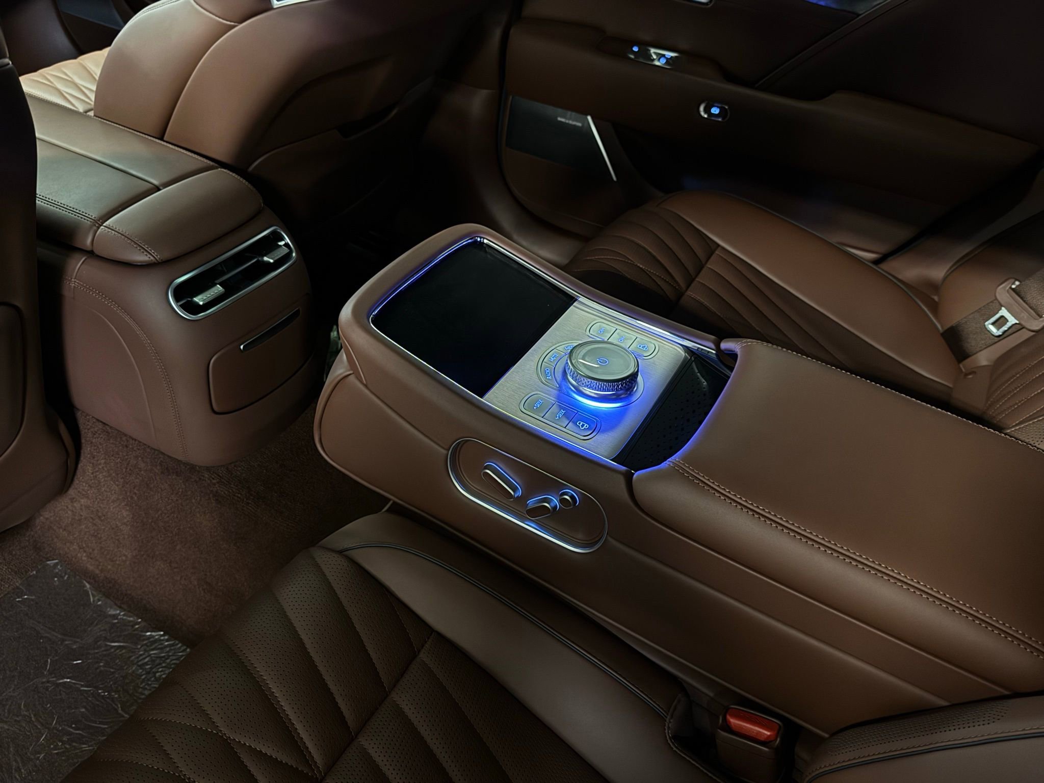 Used 2025 Genesis G90 3.5T image 12