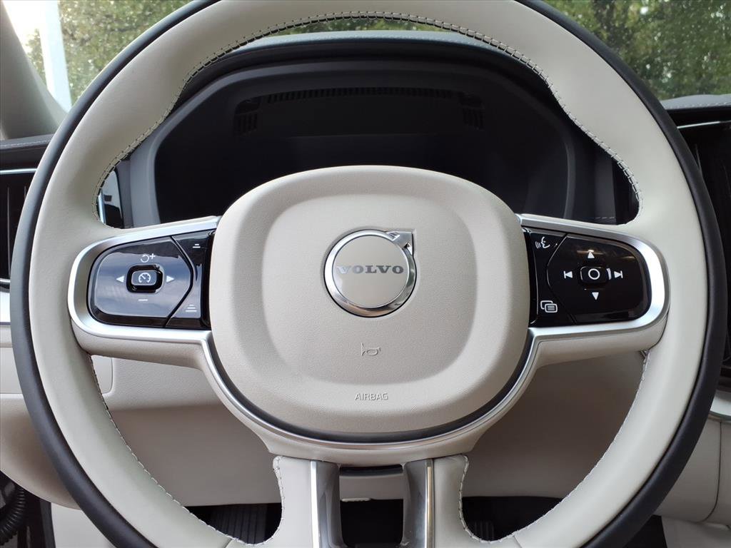 New 2026 Volvo XC60 B5 Ultra w/ Protection Package Premier image 27