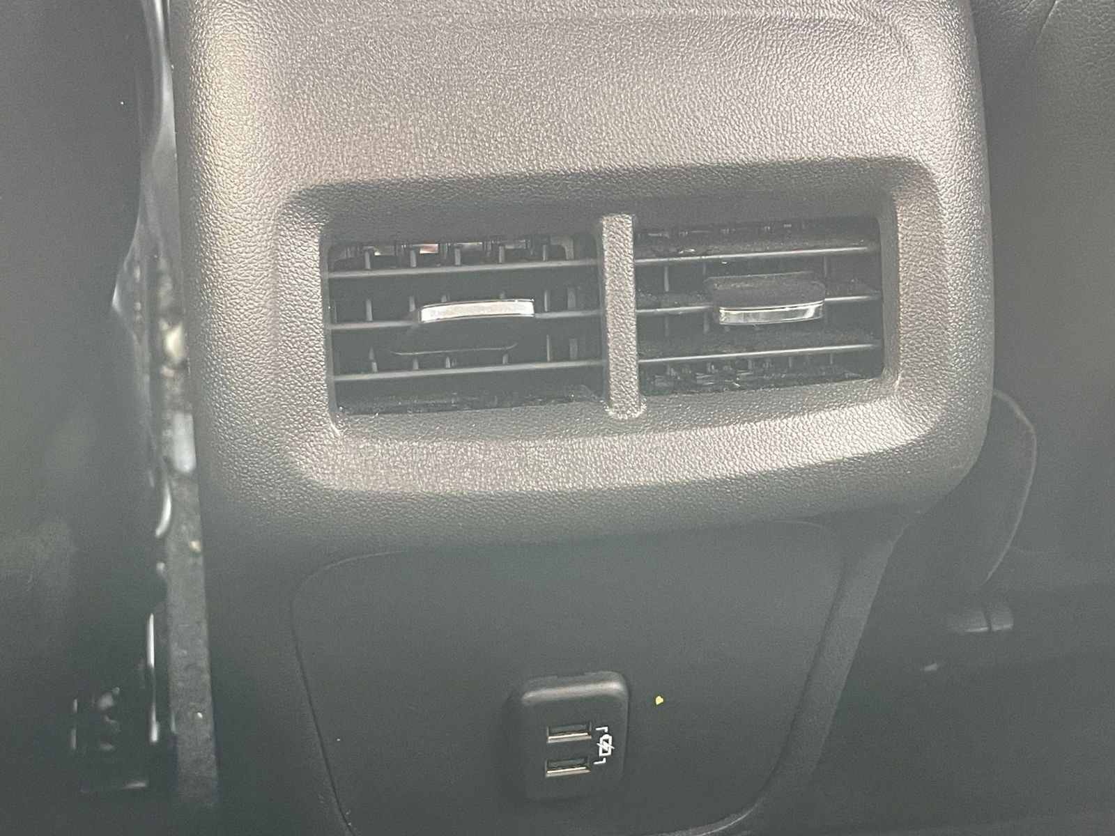 Used 2024 GMC Terrain SLT image 24