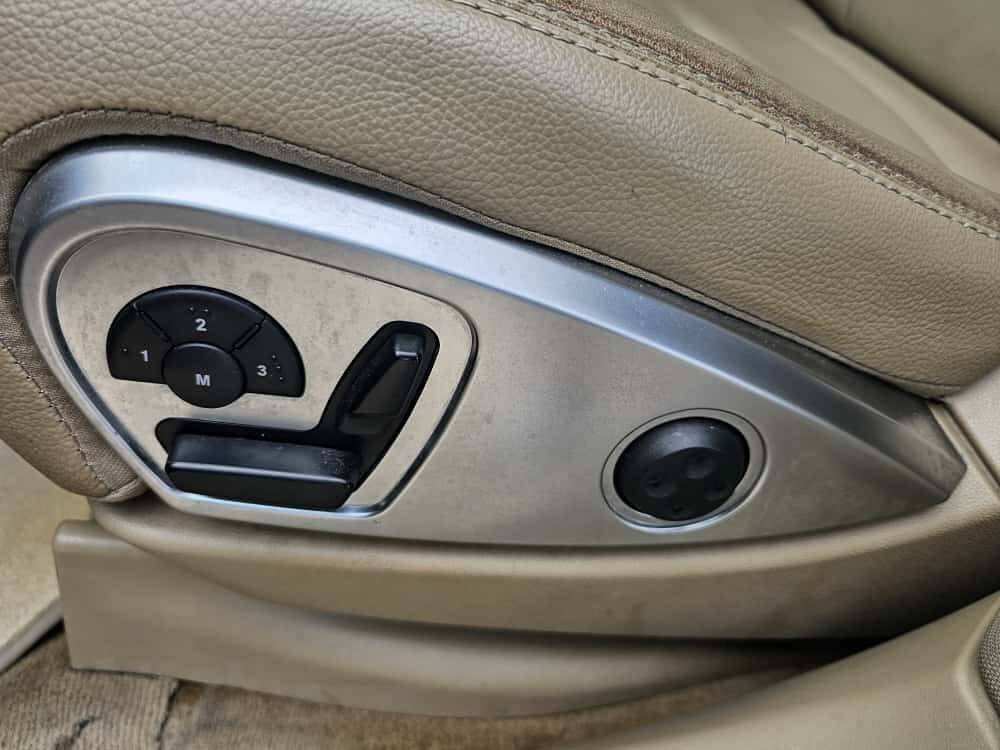 Used 2011 Mercedes-Benz R 350 4MATIC image 18