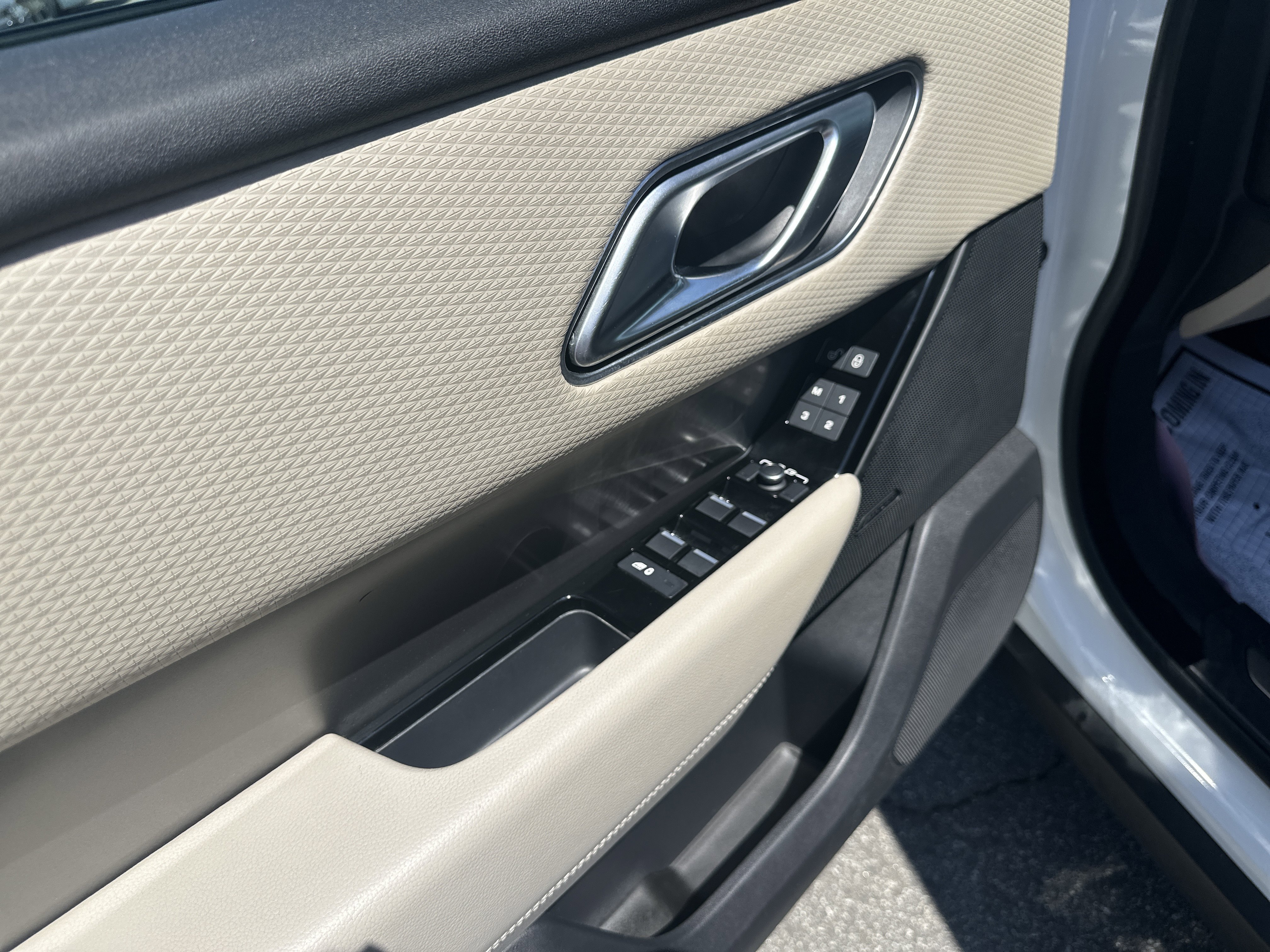 Used 2020 Land Rover Range Rover Velar S image 19