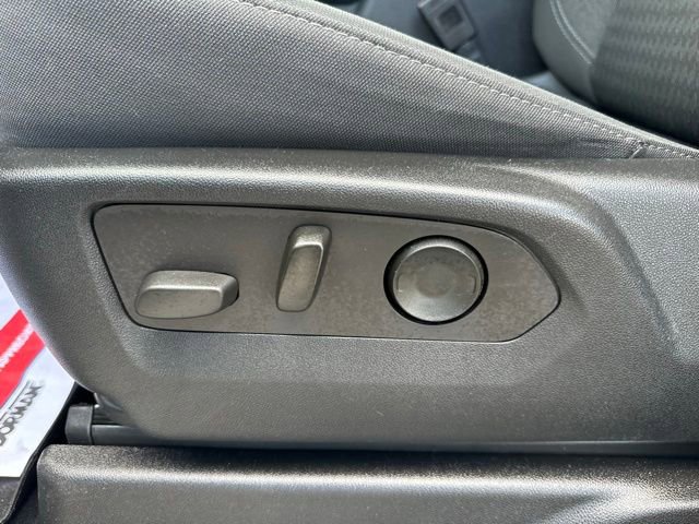 Used 2023 GMC Yukon SLE AWD/4WD image 12