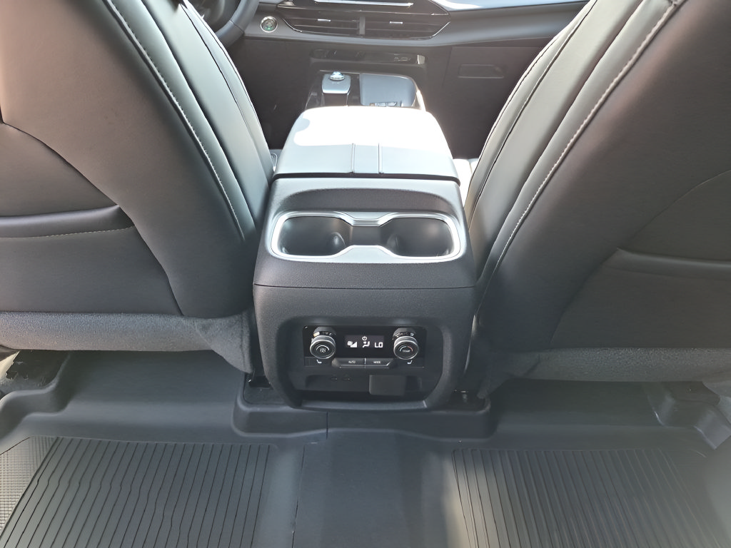New 2026 Buick Enclave Avenir w/ Super Cruise Package FWD image 34