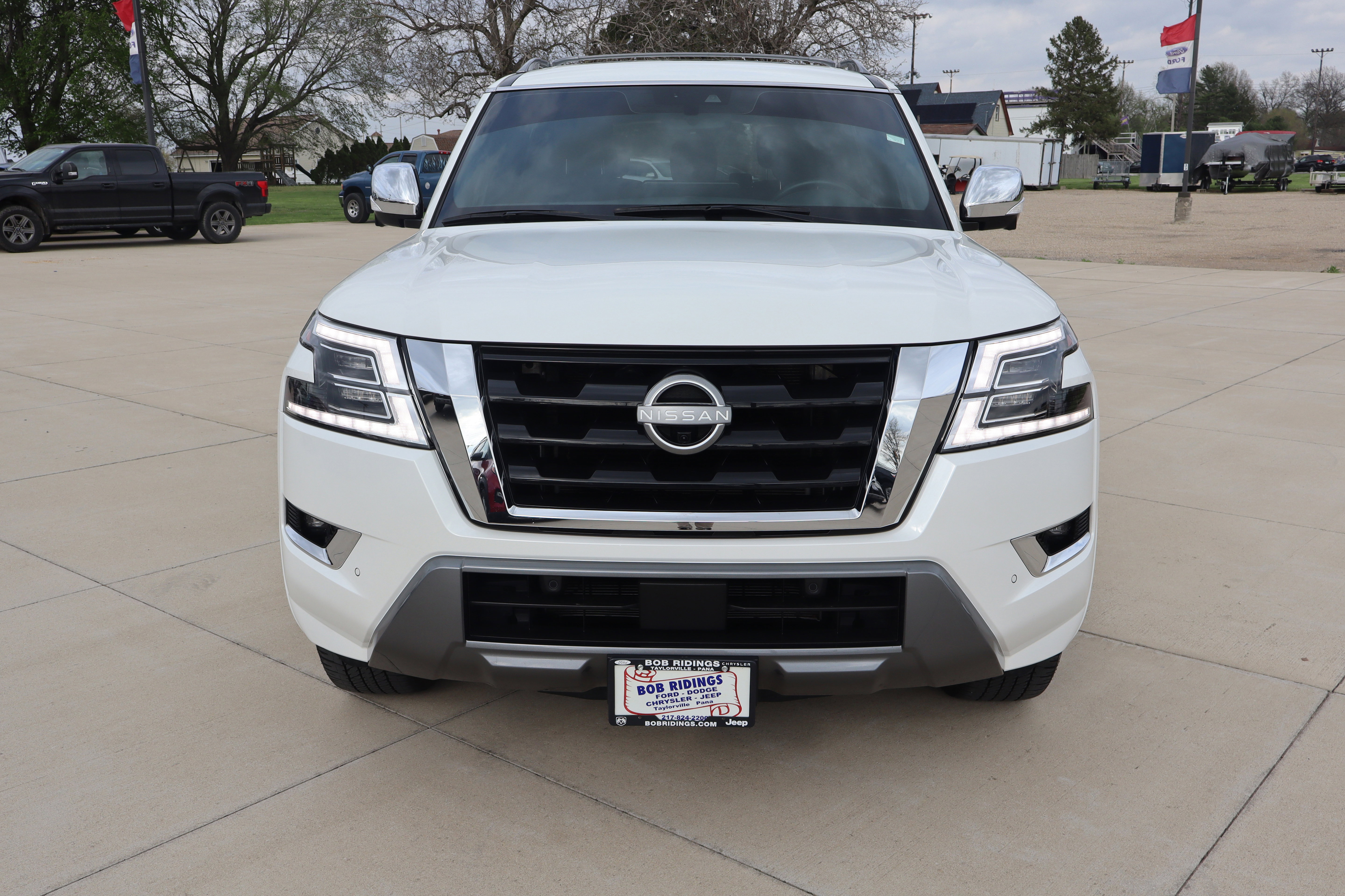 Used 2024 Nissan Armada Platinum w/ Cargo Package image 2