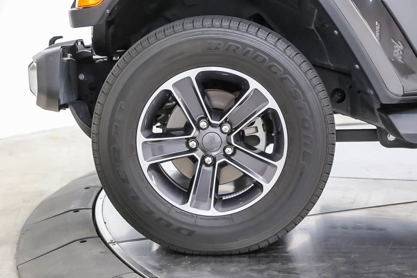 Used 2023 Jeep Wrangler Unlimited Sahara AWD/4WD image 14