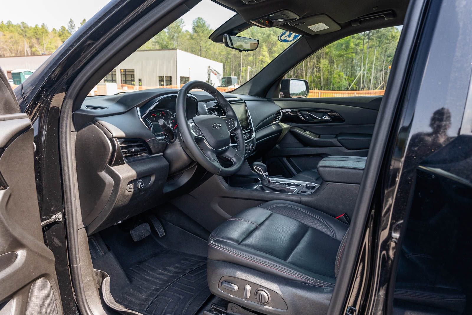 Used 2023 Chevrolet Traverse RS image 18