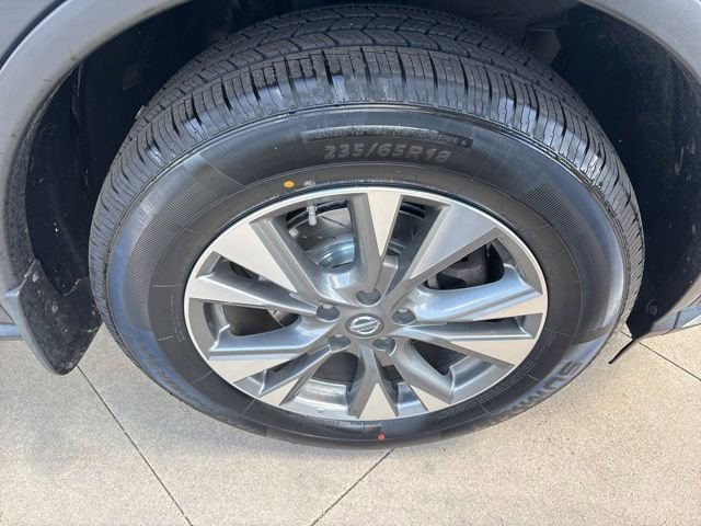 Used 2018 Nissan Murano S AWD/4WD image 12