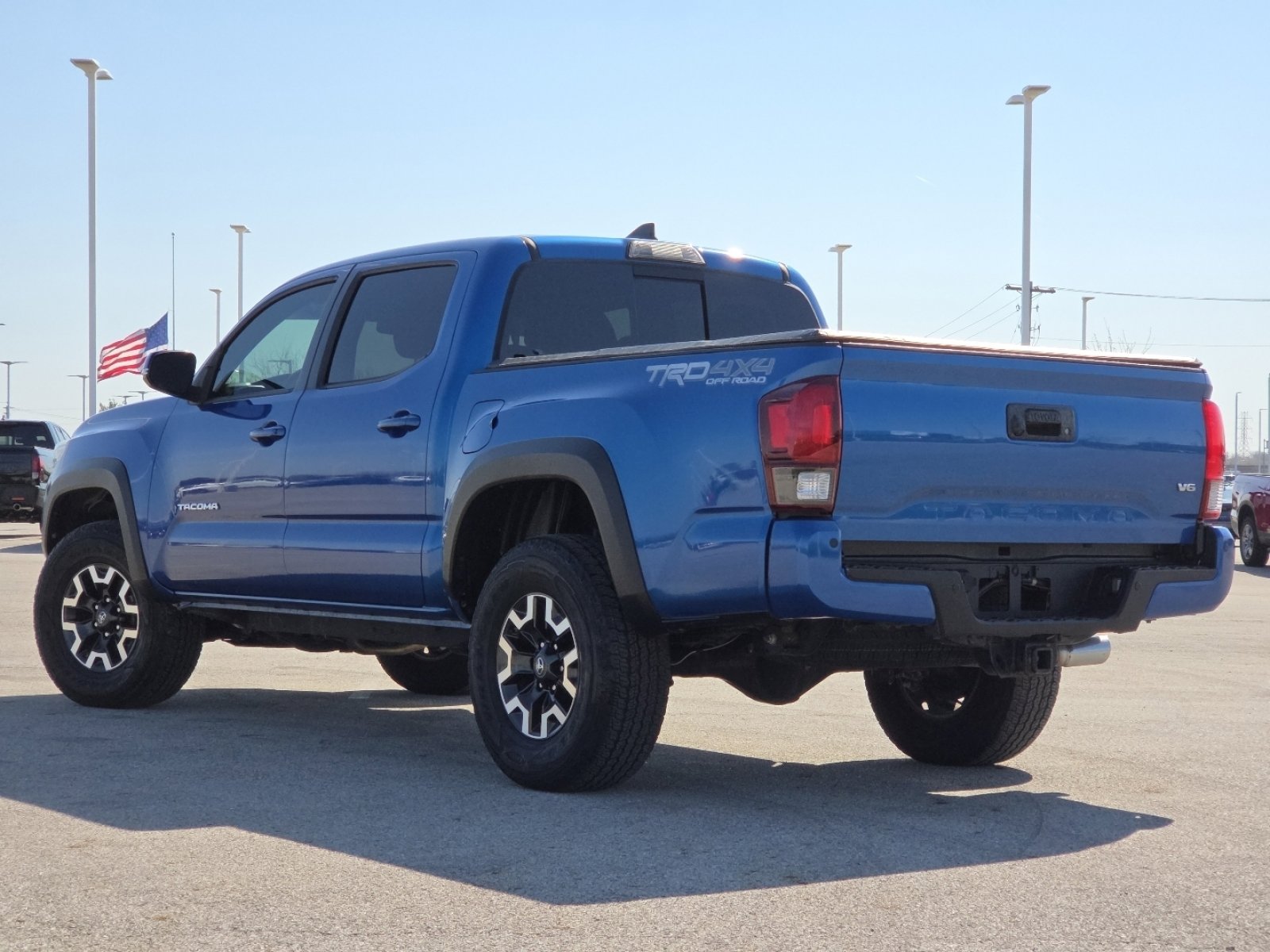 Used 2018 Toyota Tacoma TRD Off-Road w/ Technology Package image 15