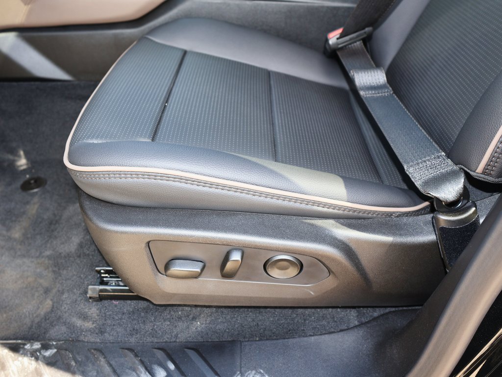 New 2026 GMC Canyon Denali w/ LPO, Denali Black Edition image 13