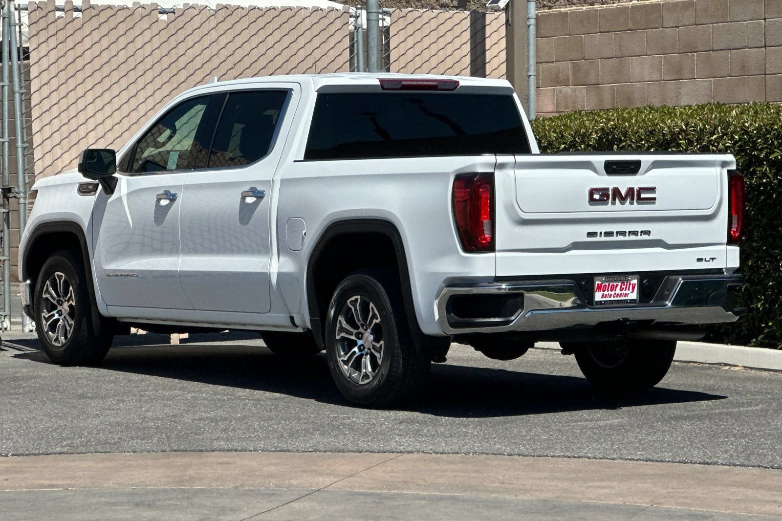 Certified 2025 GMC Sierra 1500 SLT RWD image 6