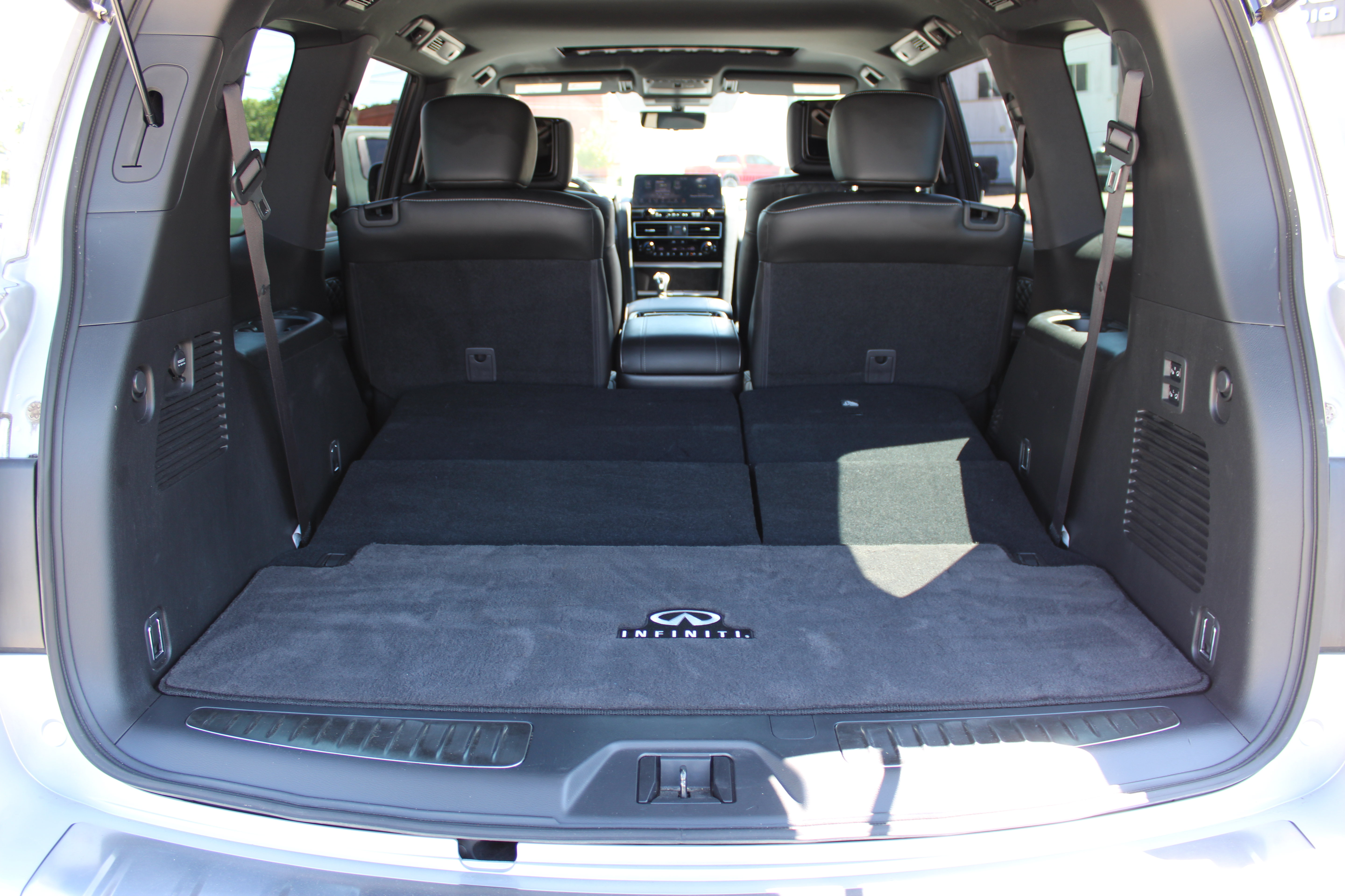Used 2023 INFINITI QX80 Sensory w/ Cargo Package AWD/4WD image 6