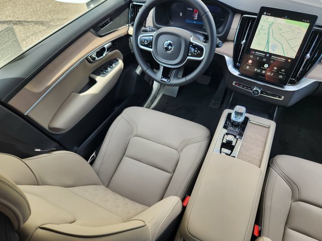 New 2026 Volvo XC90 T8 Plus AWD/4WD image 10