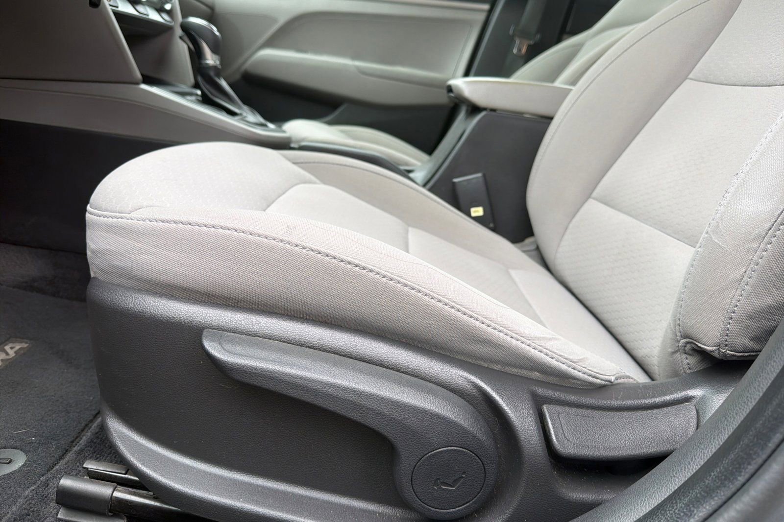 Used 2019 Hyundai Elantra SE w/ Cargo Package FWD image 15