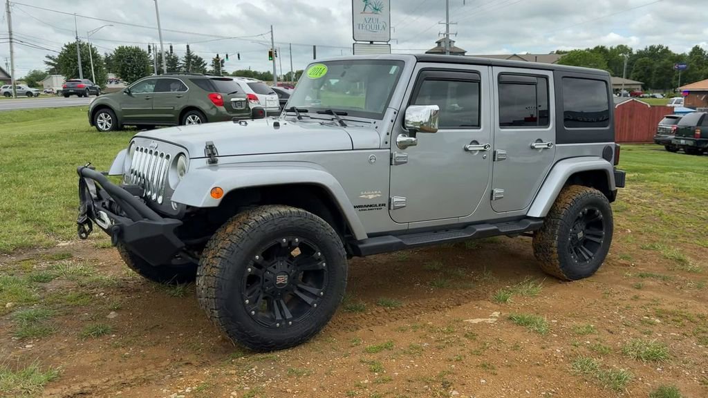 Used 2014 Jeep Wrangler Unlimited Sahara w/ Connectivity Group AWD/4WD image 3
