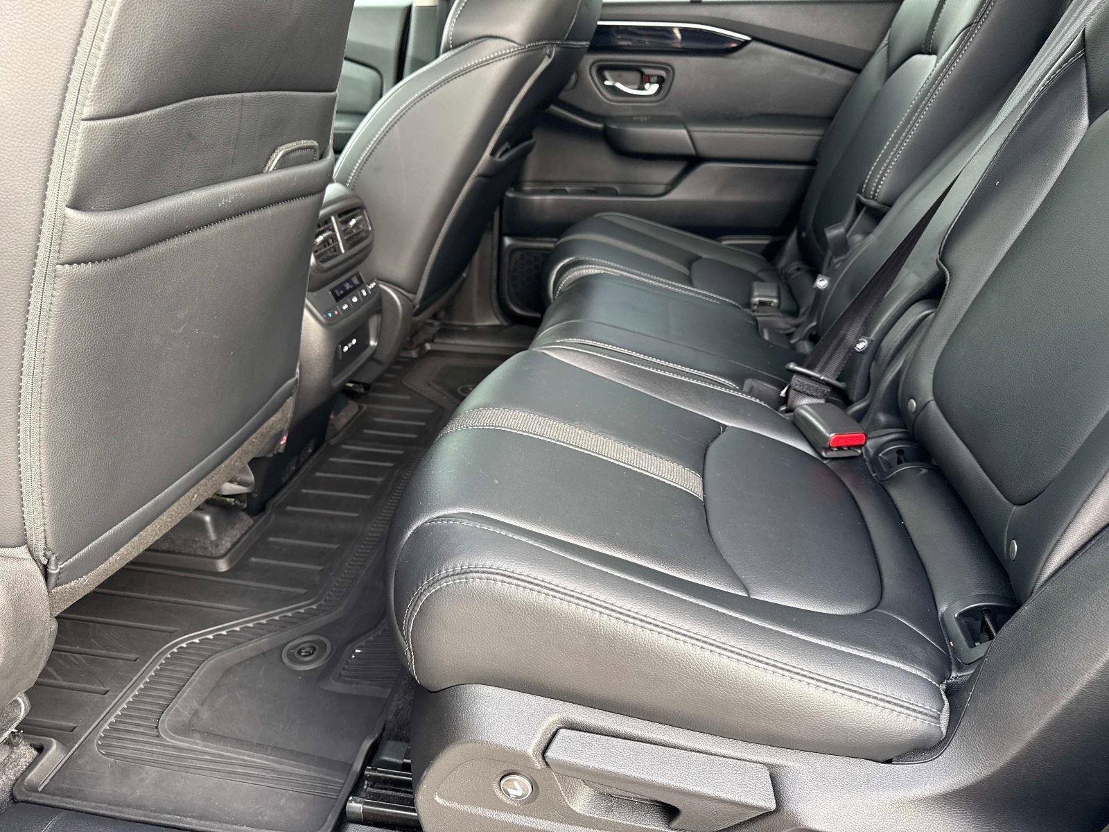 Certified 2024 Honda Pilot Touring image 15