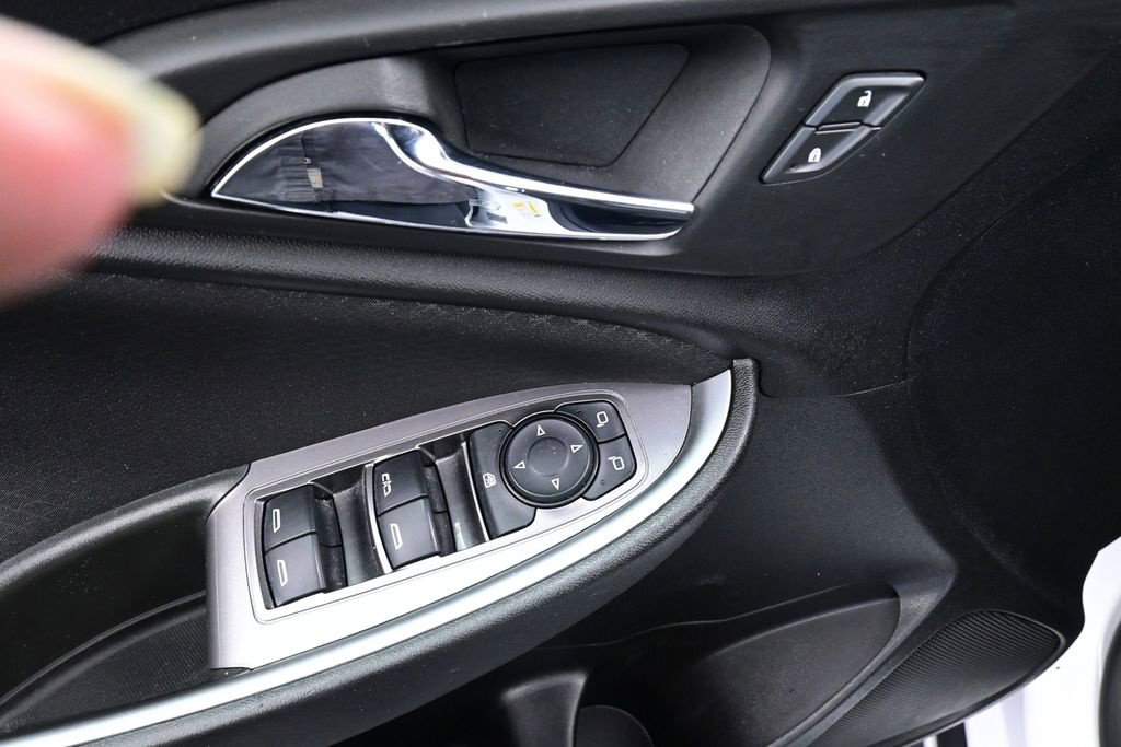 Used 2024 Chevrolet Malibu LT FWD image 24