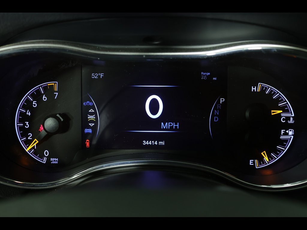 Used 2021 Jeep Grand Cherokee Laredo image 24