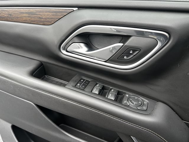 Used 2023 Chevrolet Suburban Premier w/ Advanced Technology Package AWD/4WD image 31