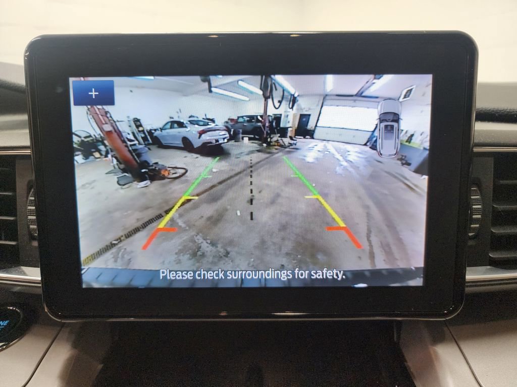 Used 2023 Ford Explorer XLT w/ Equipment Group 202A AWD/4WD image 19