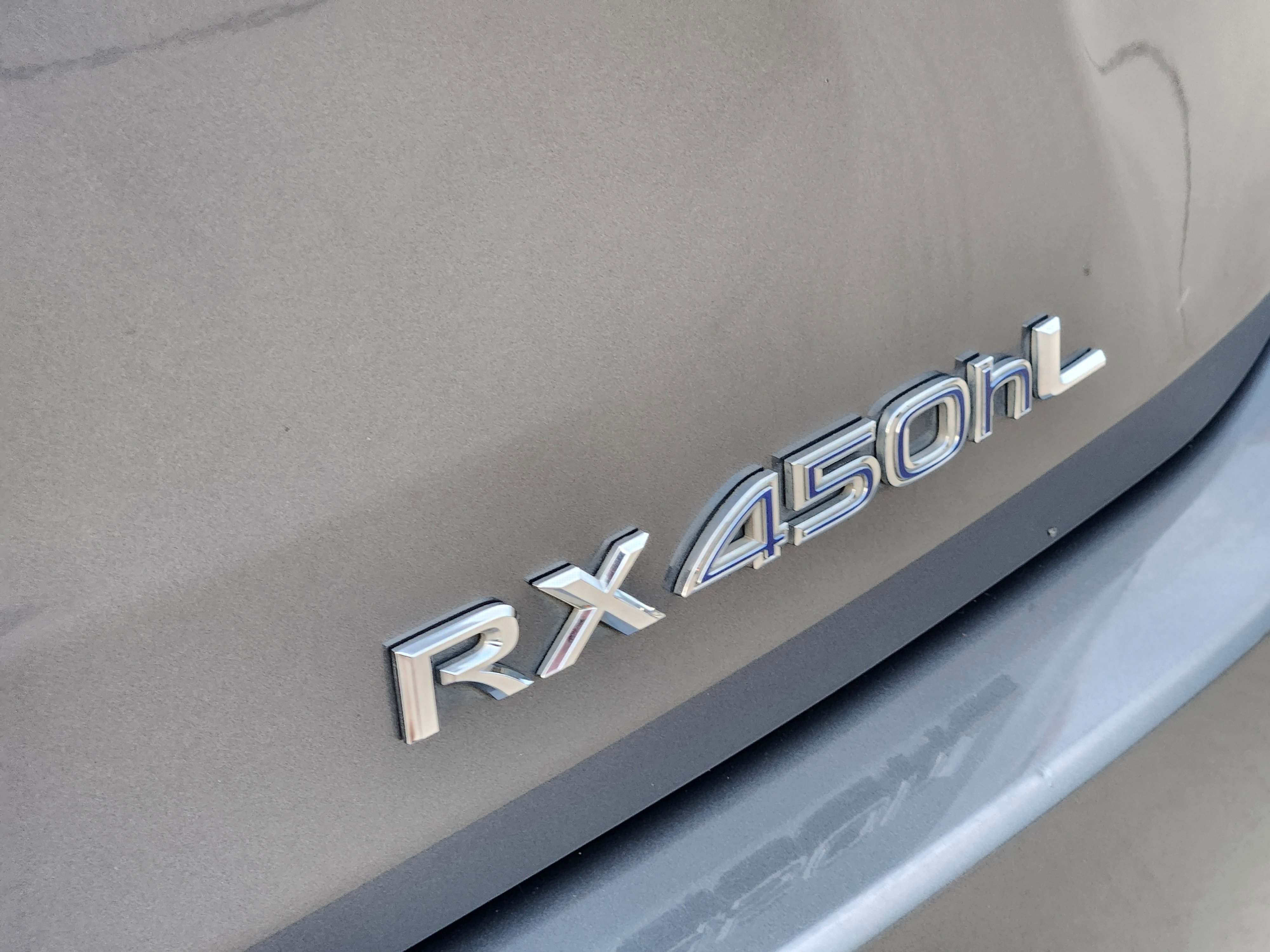 Used 2020 Lexus RX 450hL Luxury w/ Accessory Package image 11