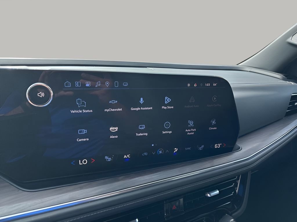 Used 2025 Chevrolet Suburban Z71 image 35