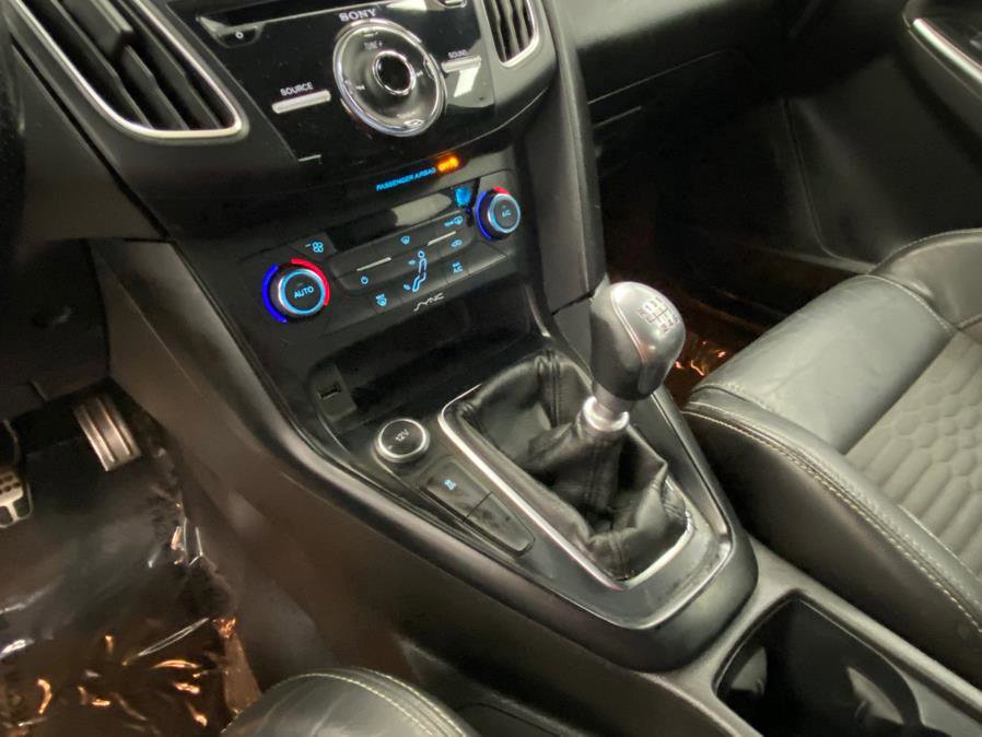 Used 2015 Ford Focus ST w/ Equipment Group 401A image 25