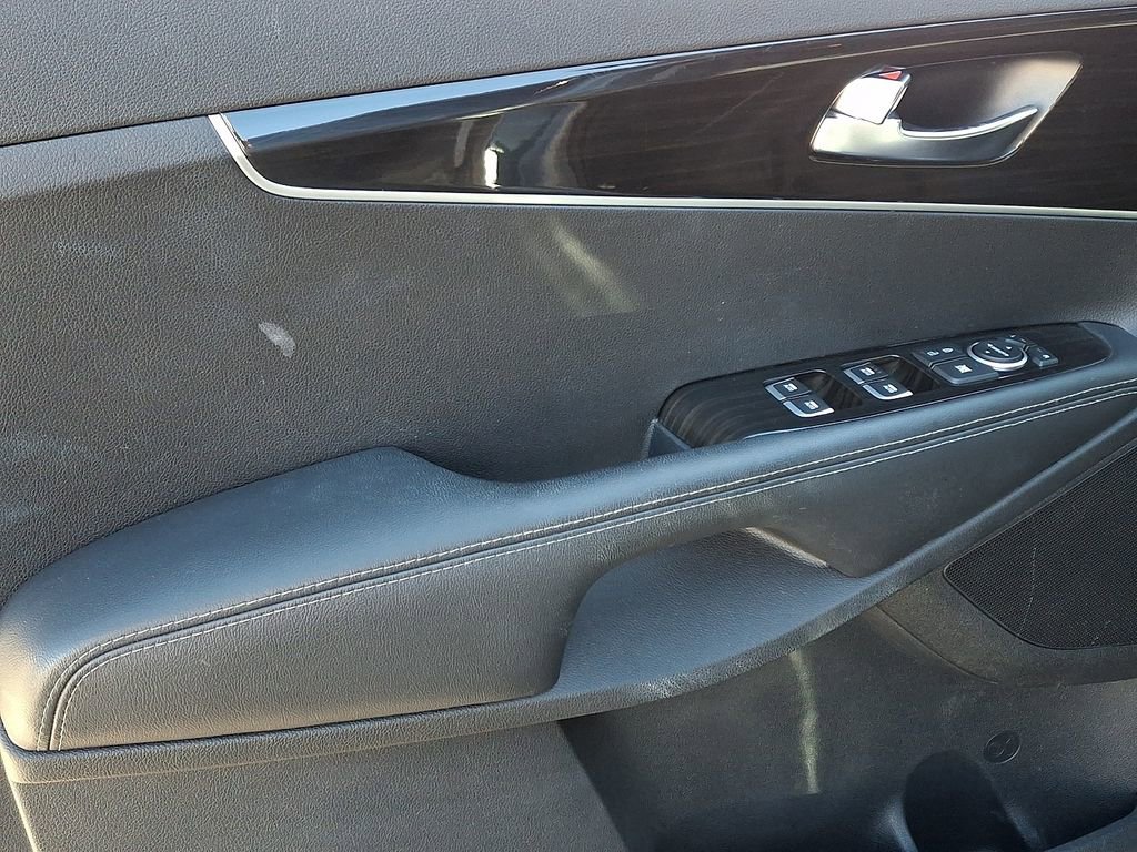 Used 2019 Kia Sorento LX w/ LX Convenience Package image 14