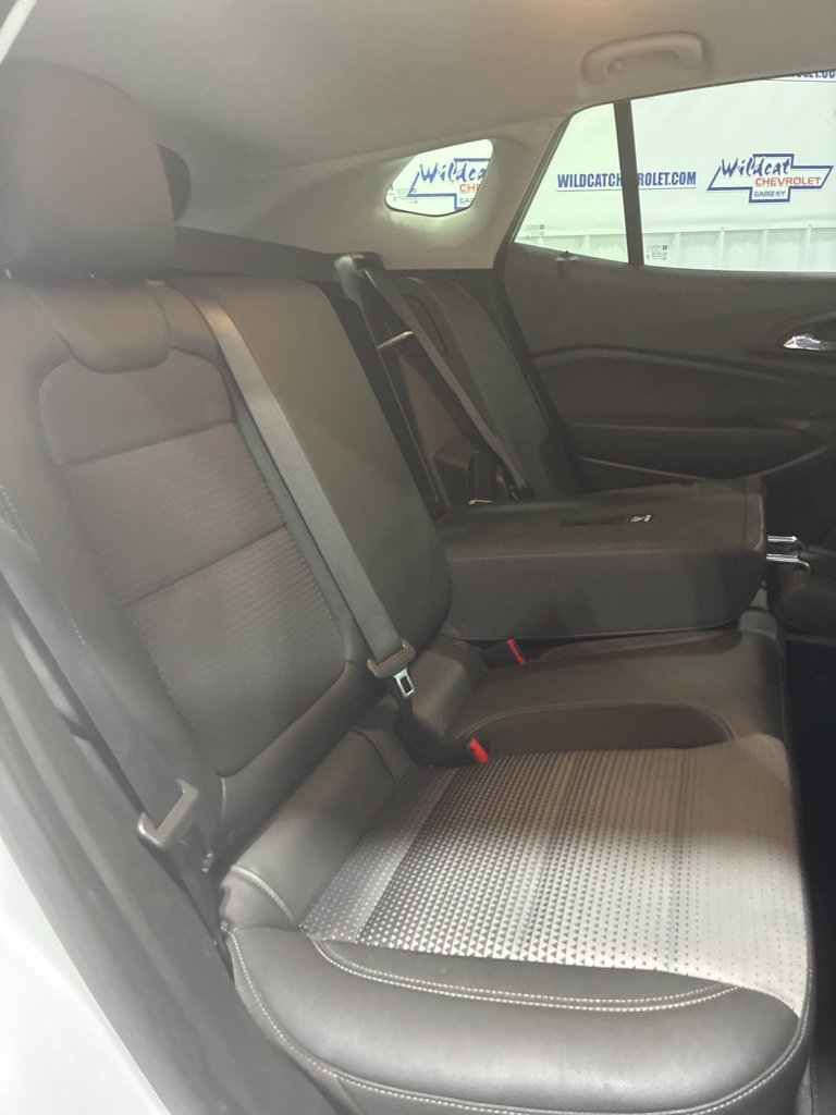 Used 2025 Chevrolet Trax LT FWD image 35