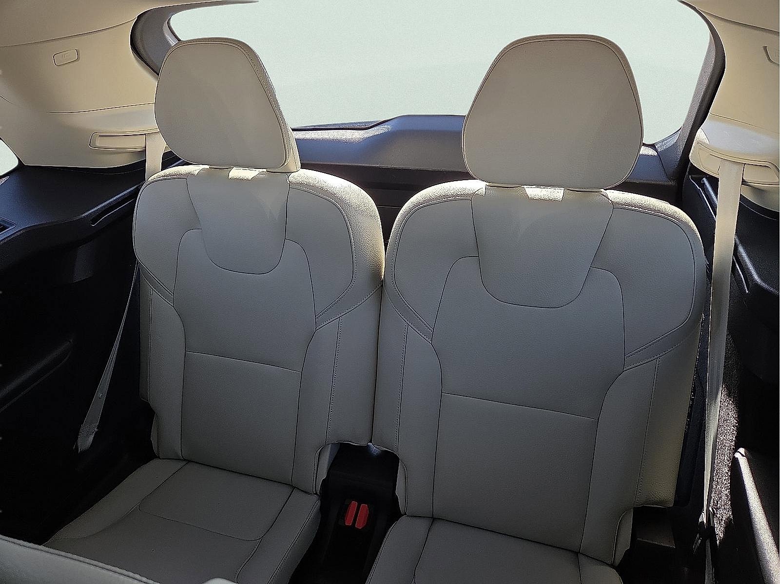 Used 2021 Volvo XC90 T6 Momentum w/ Advanced Package image 11