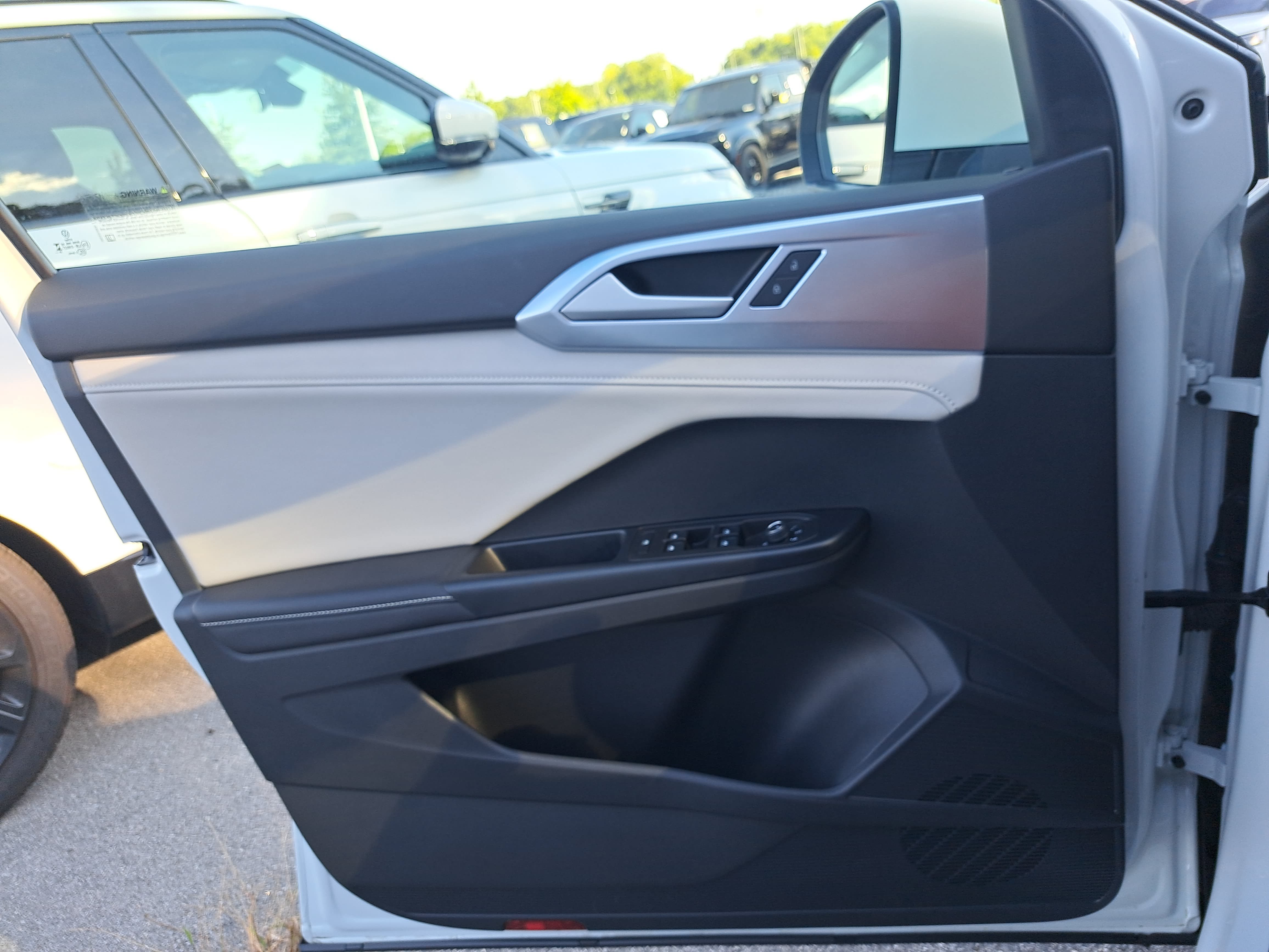 Certified 2026 Volkswagen Taos SE FWD image 24