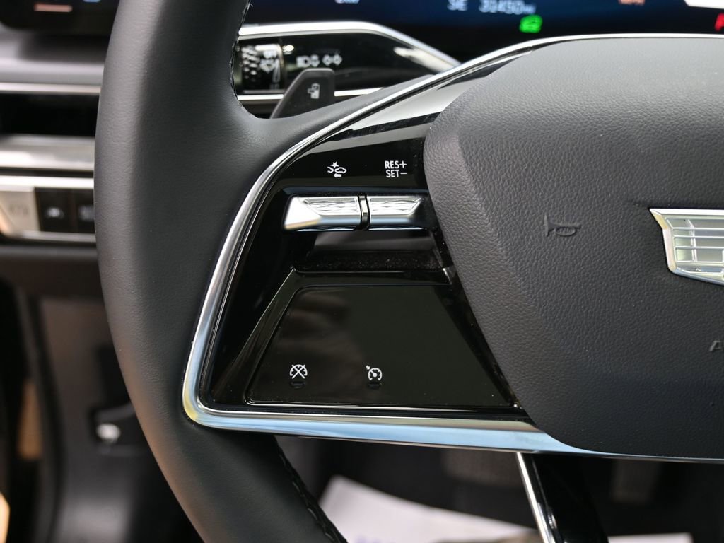 Used 2024 Cadillac Lyriq Tech RWD image 18