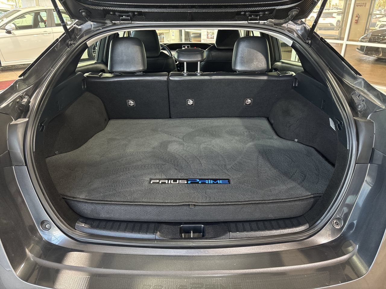 Used 2021 Toyota Prius Prime XLE w/ Carpet Mat Package (TMS) FWD image 24