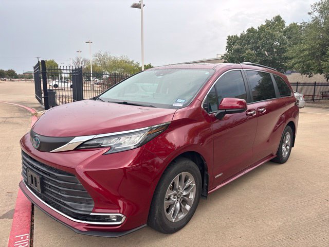 Used 2021 Toyota Sienna XLE