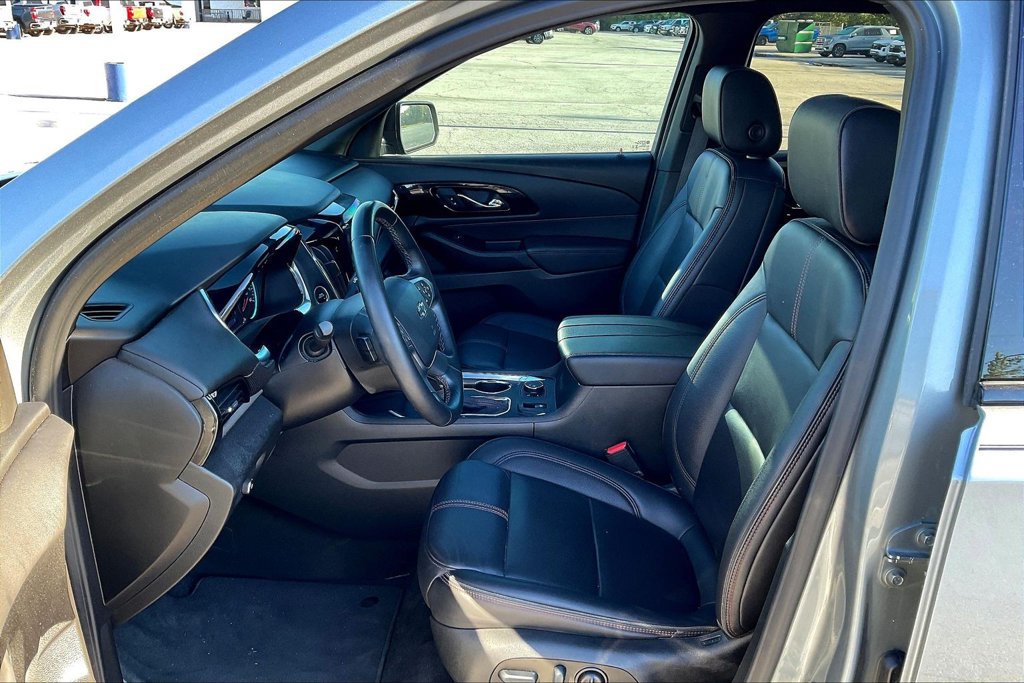 Used 2023 Chevrolet Traverse RS AWD/4WD image 23
