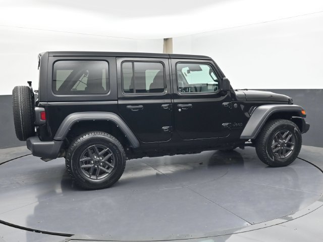 Used 2025 Jeep Wrangler Unlimited Sport AWD/4WD image 3