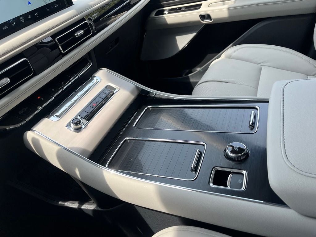 Used 2026 Lincoln Aviator Reserve w/ Luxury Package AWD/4WD image 35