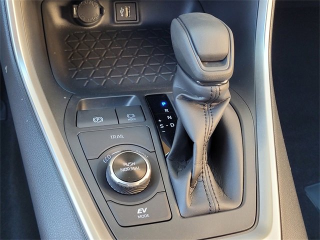 Used 2025 Toyota RAV4 XLE image 23
