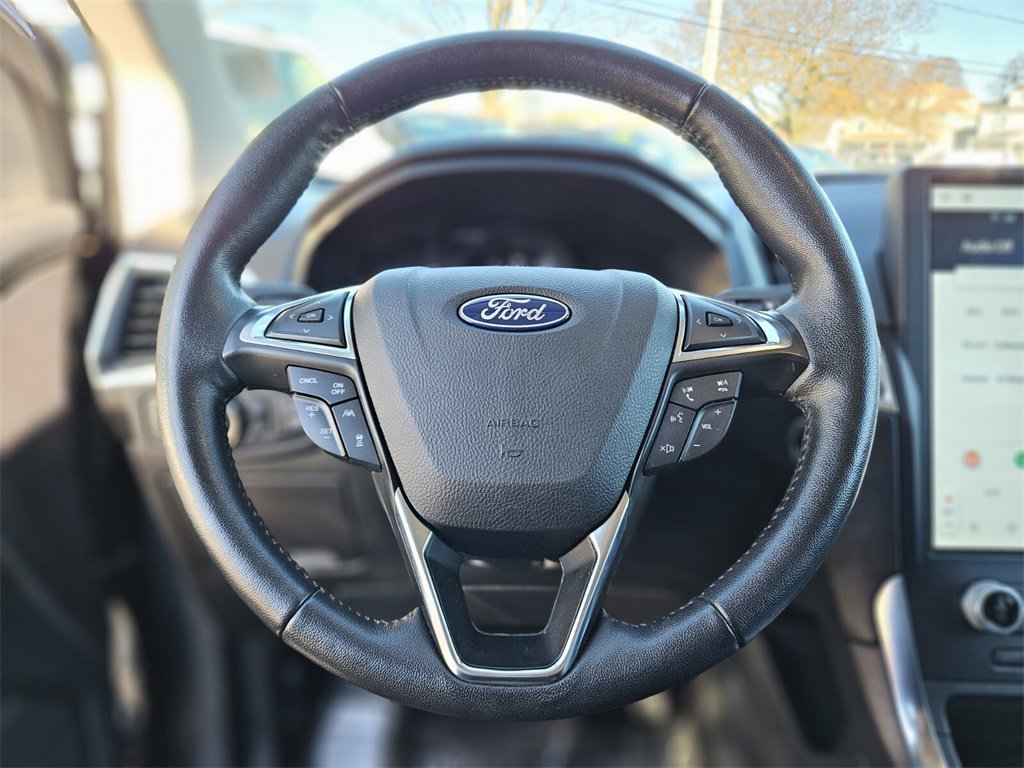 Used 2022 Ford Edge Titanium image 22