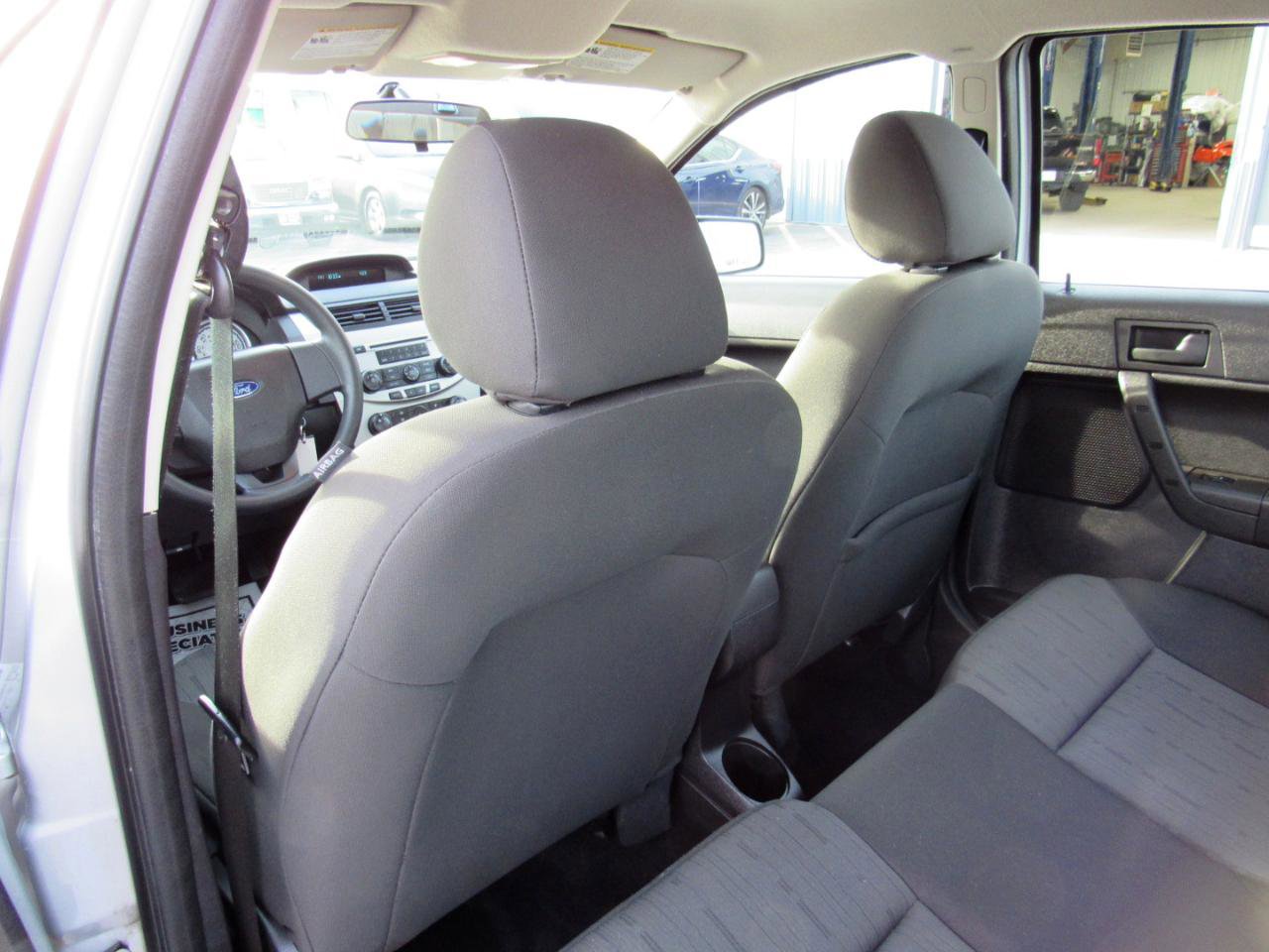 Used 2008 Ford Focus SE image 24