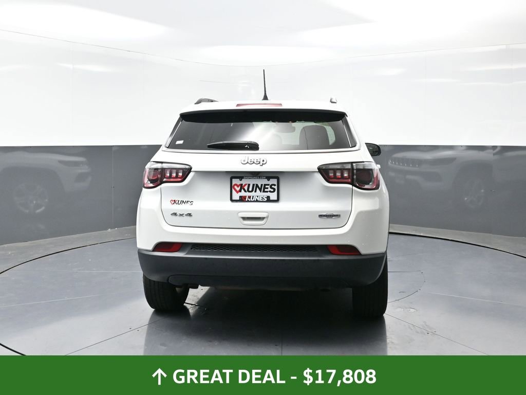 Used 2023 Jeep Compass Latitude image 13