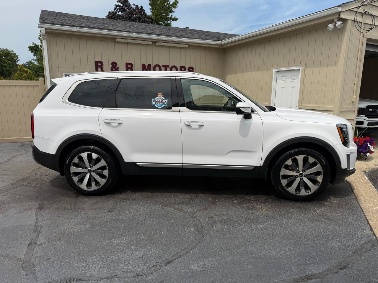 Used 2021 Kia Telluride S AWD/4WD image 2