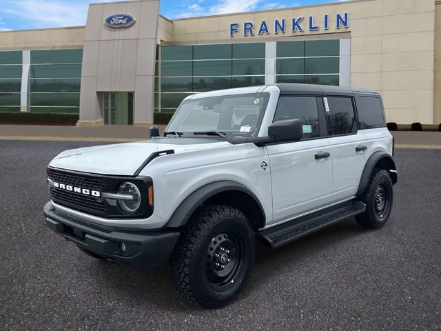New 2026 Ford Bronco Outer Banks w/ Black Appearance Package image 3