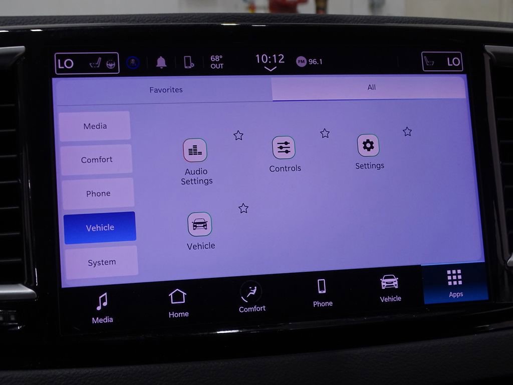 Used 2024 Chrysler Pacifica Touring-L image 42